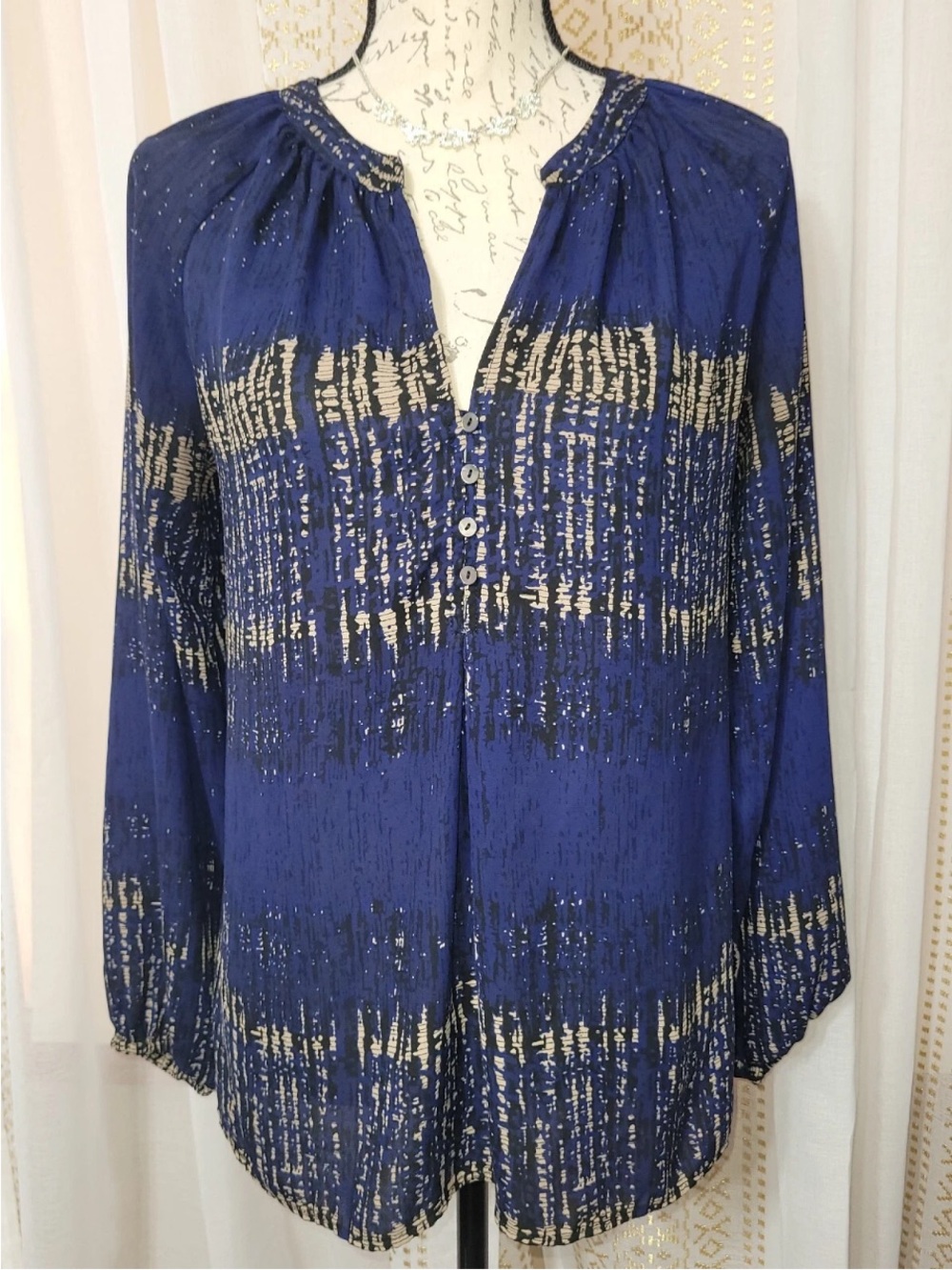 Zoa New York Women's Navy Blue Printed Long-Sleeve Blouse-EUC